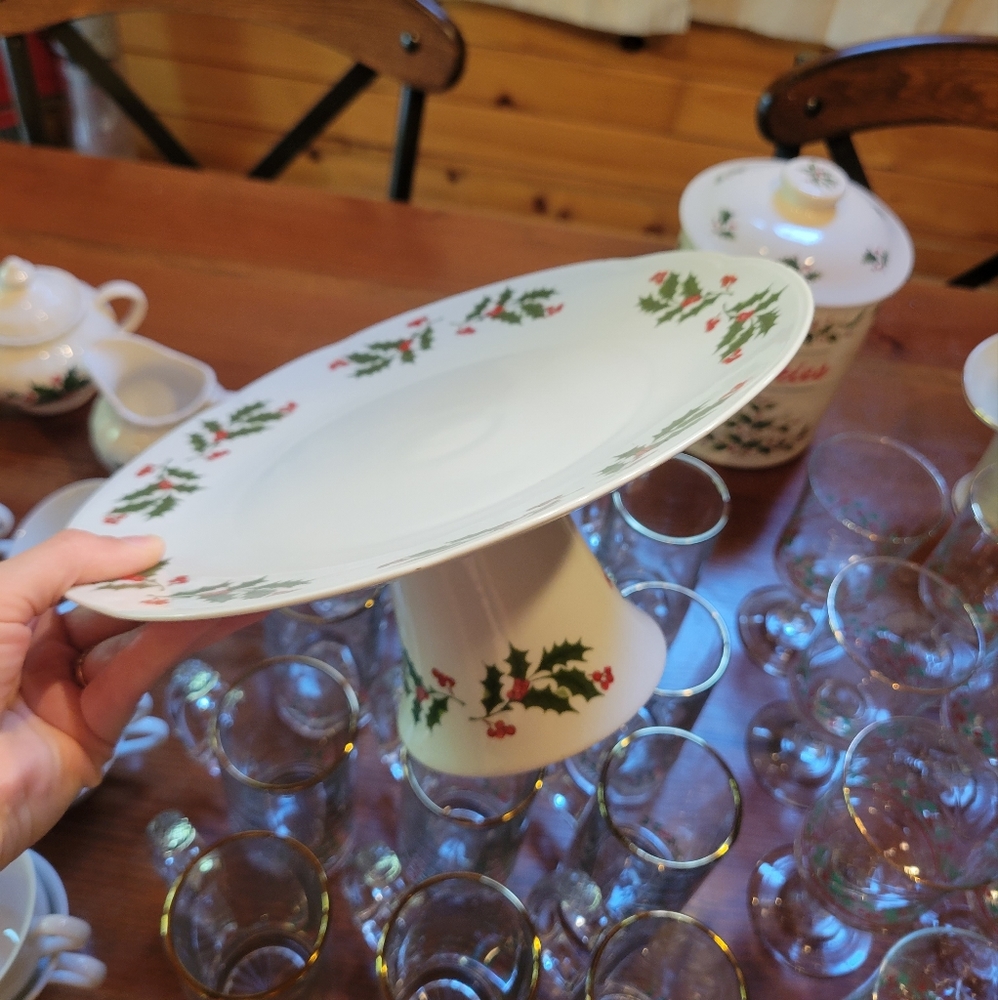 Vintage Holly Cake Stand